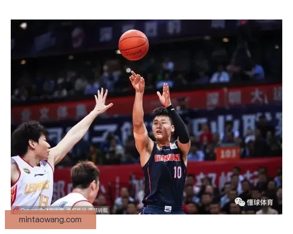 广东鏖战青岛胜负悬念拉满老将经验与青春风暴正面碰撞 广东鏖战青岛胜负悬念拉满老将经验与青春风暴正面碰撞